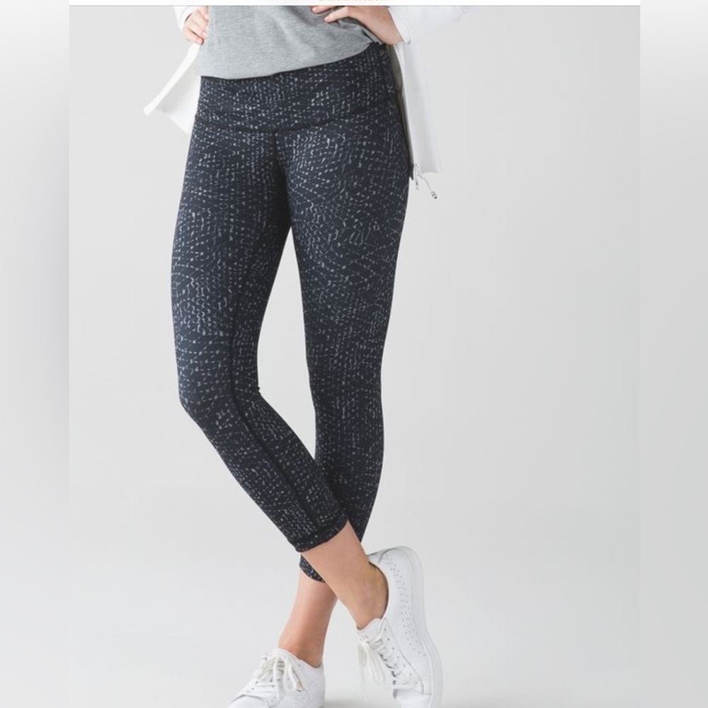 Lululemon Wunder Under Crop Ill Leggings Samba Snake Battleship Black Size 8